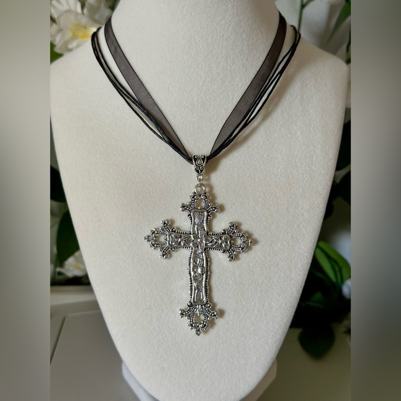 Ribbon Necklace with Gothic Cross Pendant Black Adjustable Brand New - Picture 7 of 8